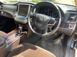 TOYOTA CROWN ROYAL SALOON 2015 MODEL full