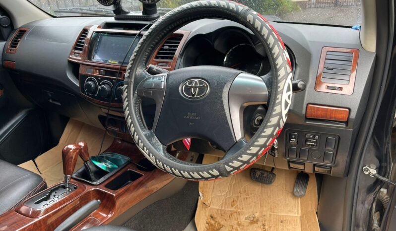 TOYOTA HILUX GR SPORT DOUBLE CAB 2016 full