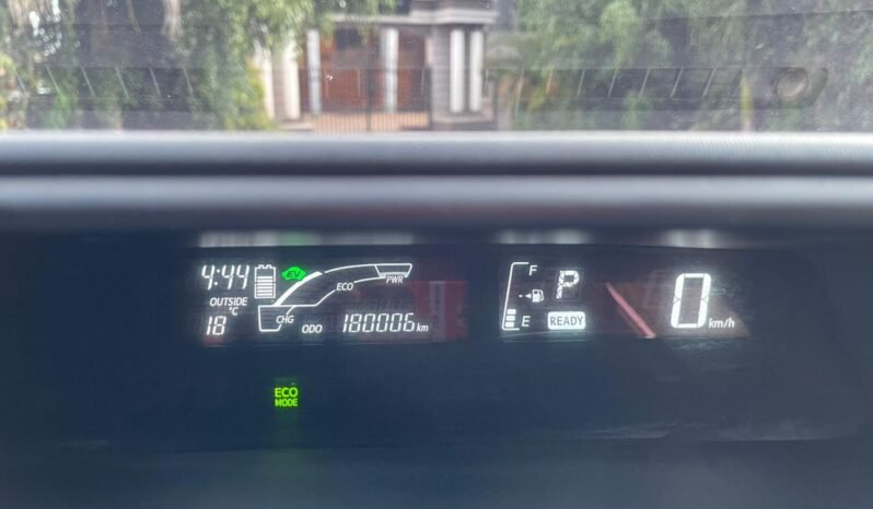 TOYOTA AQUA 2018 MODEL full