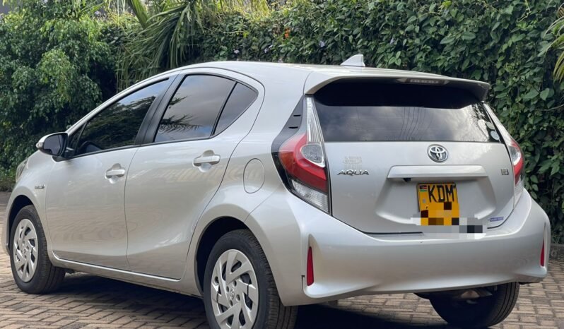 TOYOTA AQUA 2018 MODEL full